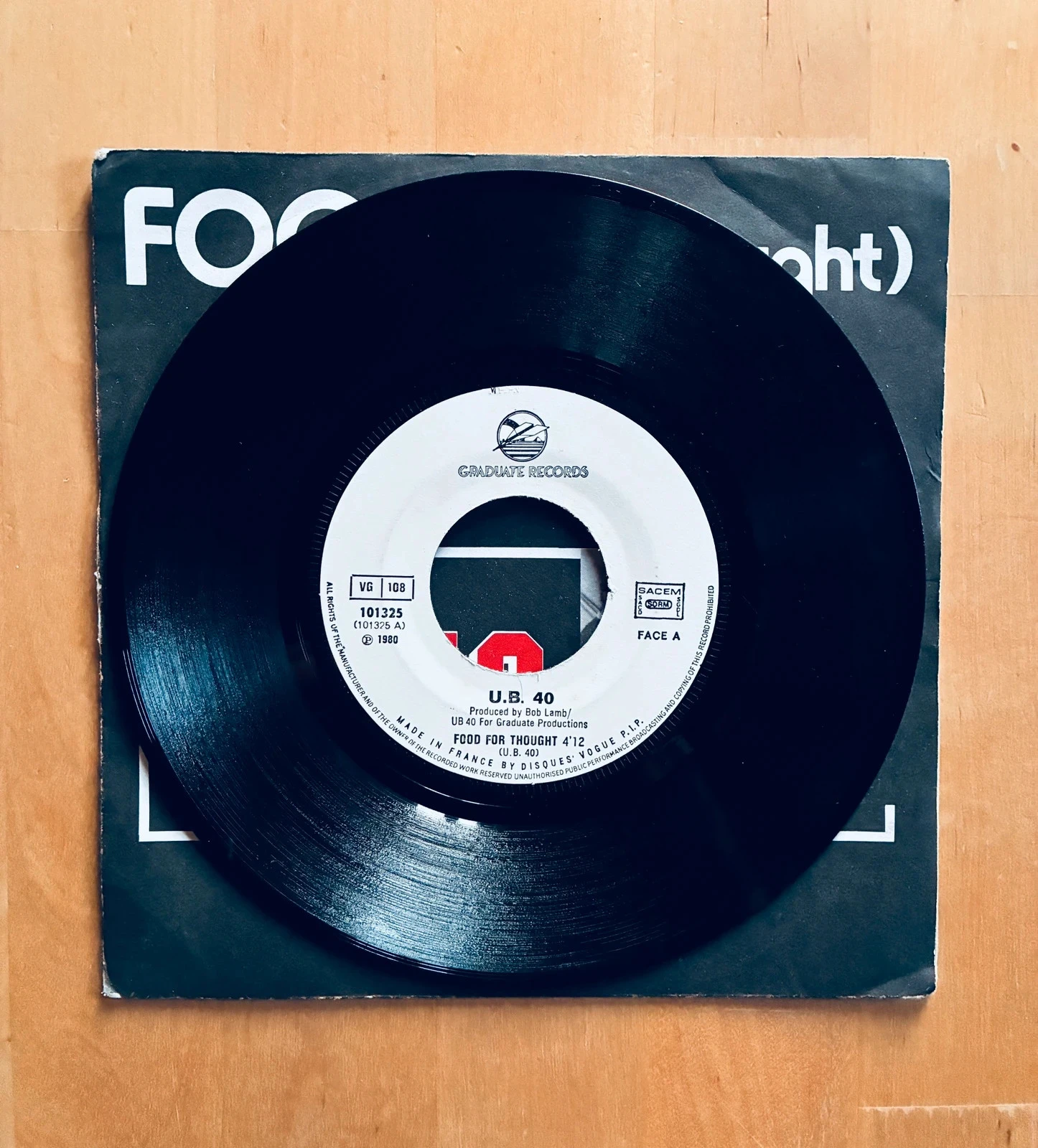 Disque vinyle 45T UB40 Food (for thought). – photo 2